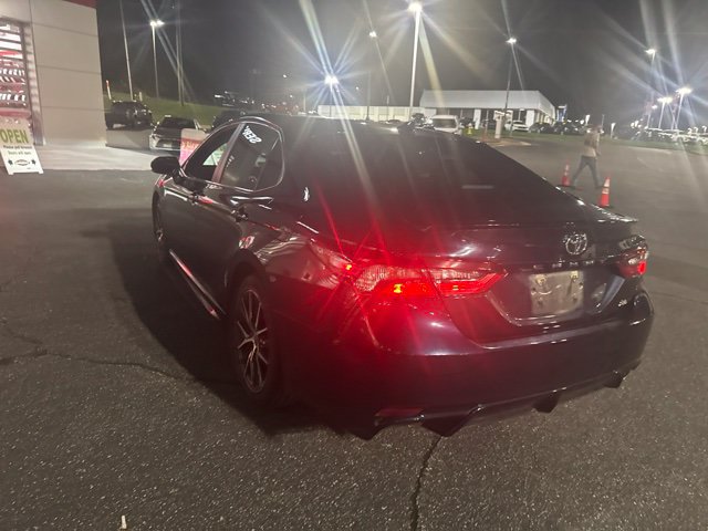 Used 2021 Toyota Camry SE w/ Audio Upgrade Package FWD image 7