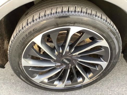 Used 2023 Lincoln Aviator Reserve w/ Equipment Group 201A image 20