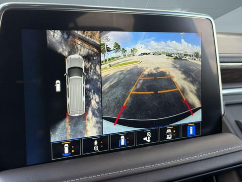 Used 2023 Chevrolet Tahoe Z71 w/ Luxury Package image 25