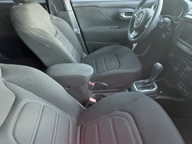 Used 2020 Jeep Renegade Latitude w/ Popular Equipment Group FWD image 5