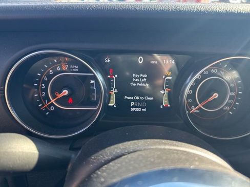 Used 2021 Jeep Gladiator Overland image 11