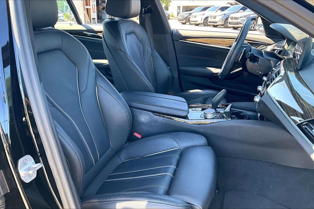 Used 2023 BMW 540i w/ Convenience Package RWD image 29