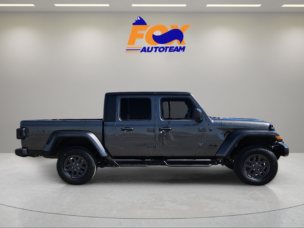 Used 2024 Jeep Gladiator Sport AWD/4WD image 5