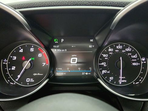 Used 2018 Alfa Romeo Giulia AWD image 12