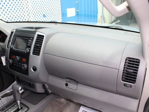 Used 2018 Nissan Frontier SV w/ Value Truck Package RWD image 16