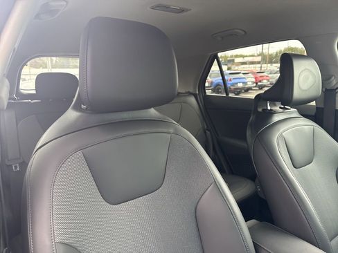 Certified 2024 Kia Niro EX image 4
