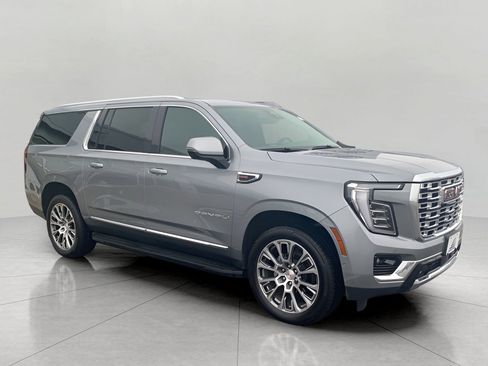 Used 2025 GMC Yukon XL Denali image 1