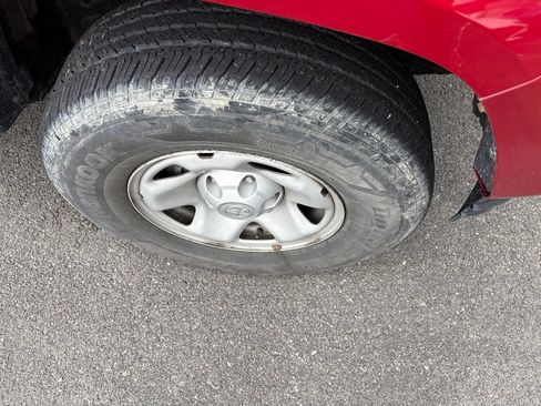 Used 2019 Toyota Tacoma SR AWD/4WD image 4