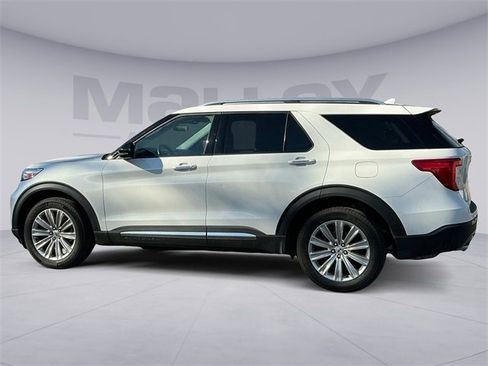 Used 2022 Ford Explorer Limited w/ Equipment Group 301A image 2