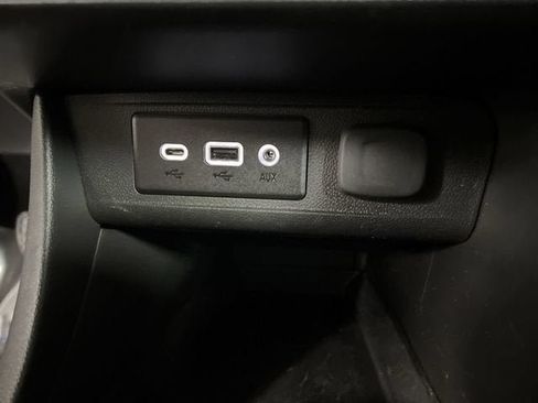 Certified 2023 Buick Encore GX Preferred FWD image 33
