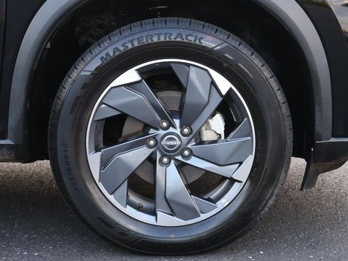 Used 2025 Nissan Rogue SV FWD image 23