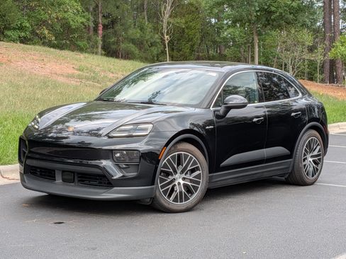 Used 2025 Porsche Macan Electric RWD image 1
