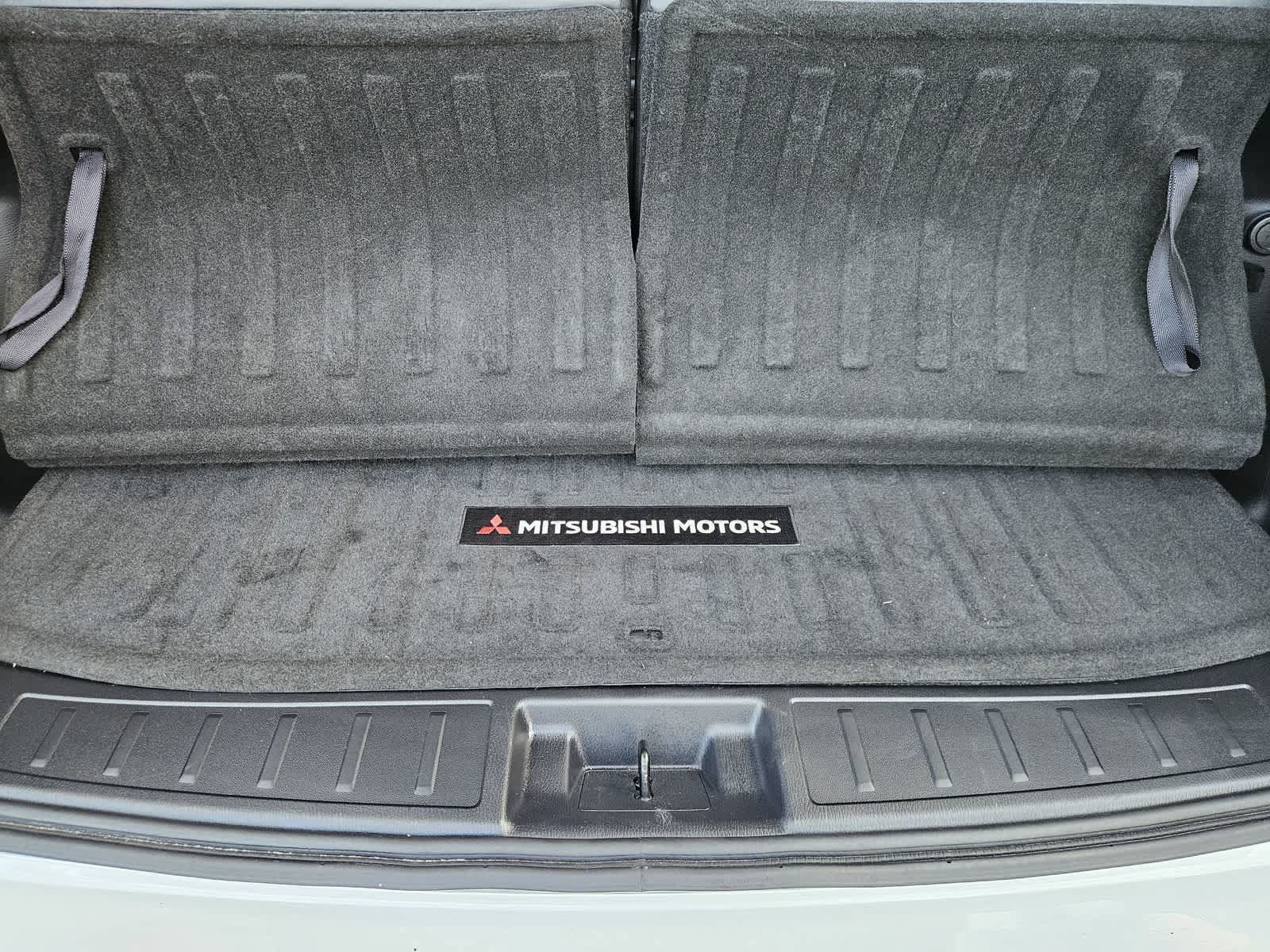 Used 2022 Mitsubishi Outlander SE FWD image 32