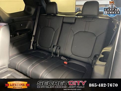 Used 2025 Honda Pilot Black Edition image 28