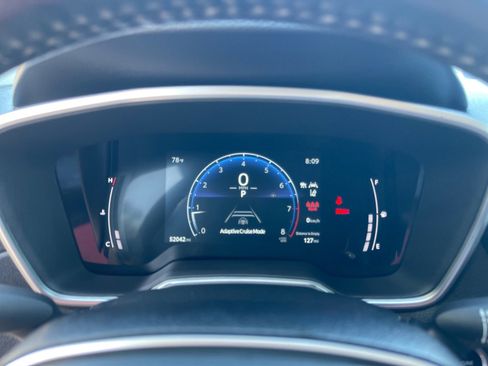 Used 2023 Toyota Corolla Cross XLE image 4