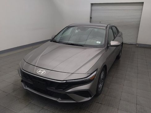 Used 2024 Hyundai Elantra Blue FWD image 15