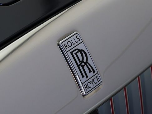 New 2026 Rolls-Royce Spectre image 16