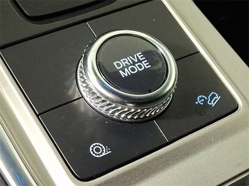 Used 2023 Ford Explorer XLT w/ Equipment Group 202A image 24