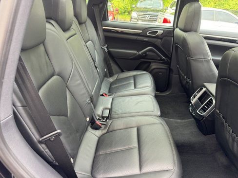 Used 2014 Porsche Cayenne S AWD/4WD image 38