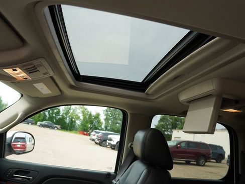 Used 2013 Chevrolet Tahoe LTZ AWD/4WD image 7
