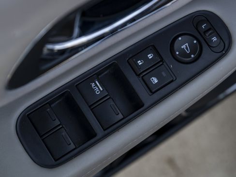 Used 2016 Honda HR-V EX image 39