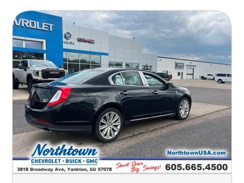 Used 2013 Lincoln MKS AWD image 8