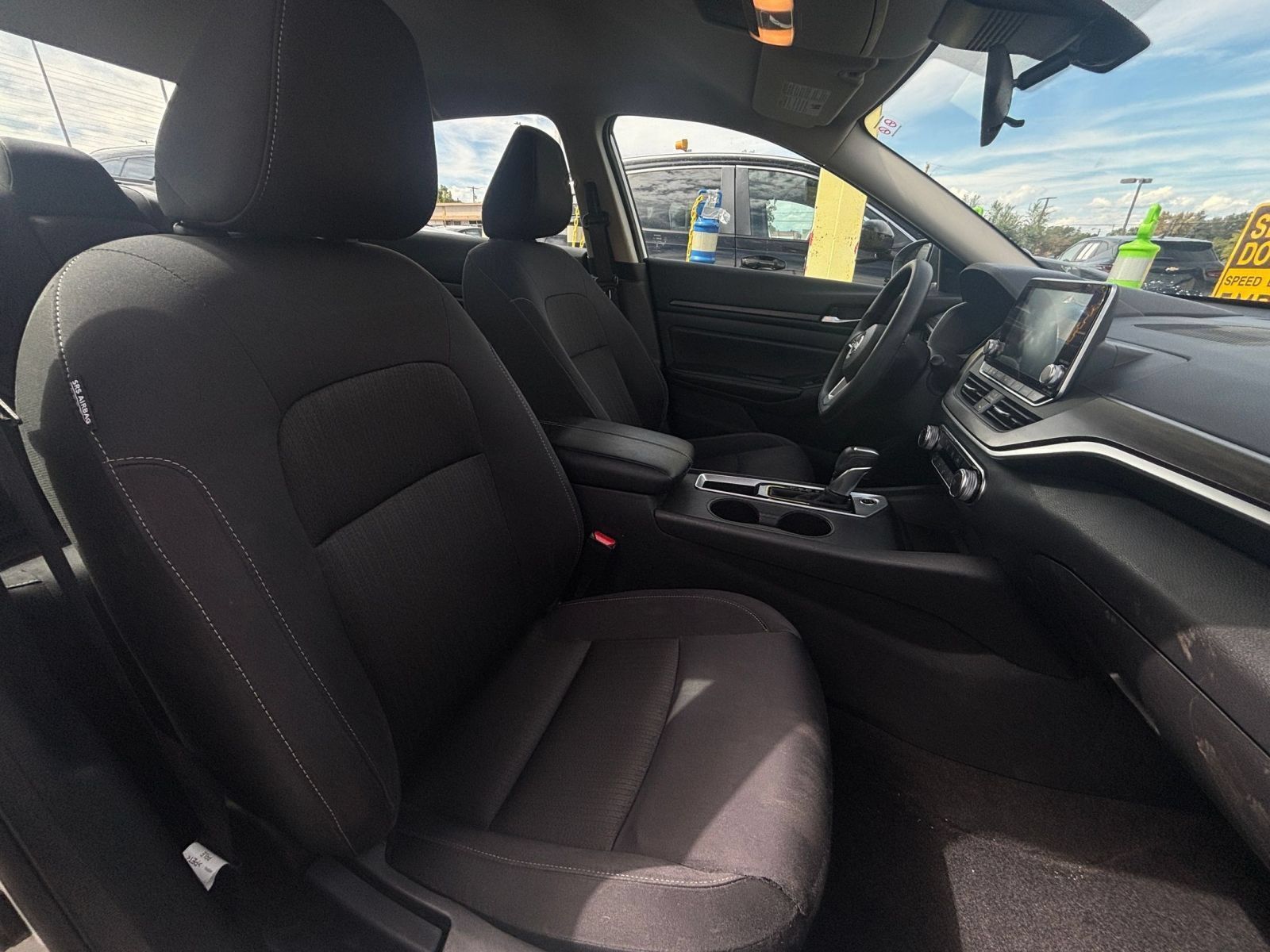 Used 2025 Nissan Altima 2.5 SV FWD image 33