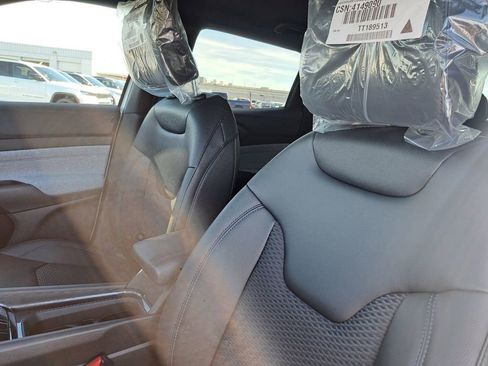 New 2026 Jeep Compass Latitude image 19