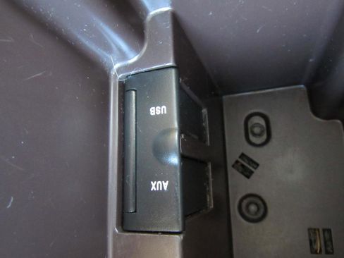 Used 2011 Chevrolet Cruze LT image 17