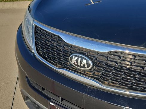 Used 2015 Kia Sorento LX image 10