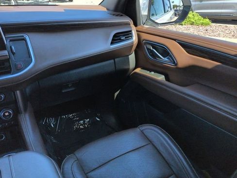 Used 2022 Chevrolet Suburban High Country image 16