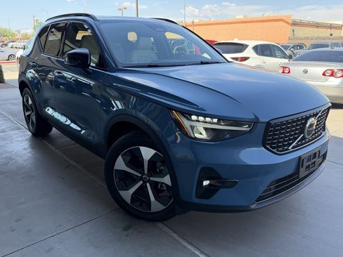 Used 2023 Volvo XC40 B4 Plus w/ Protection Package Premier FWD image 6
