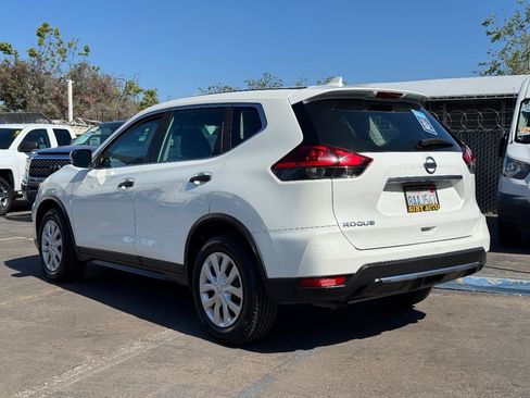 Used 2017 Nissan Rogue S FWD image 9