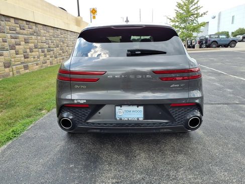 Used 2023 Genesis GV70 3.5T Sport w/ Sport Prestige Package AWD/4WD image 10