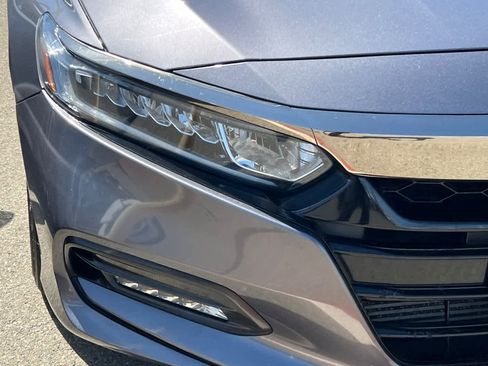 Used 2018 Honda Accord Sport image 14
