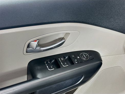 Used 2020 Kia Sedona EX image 17