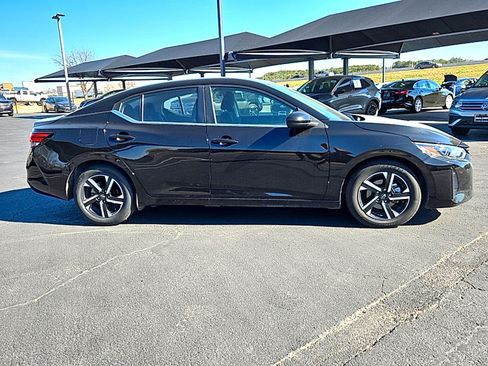 Used 2024 Nissan Sentra SV image 5