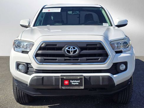 Certified 2016 Toyota Tacoma SR5 w/ SR5 Appearance Package (SN) image 2
