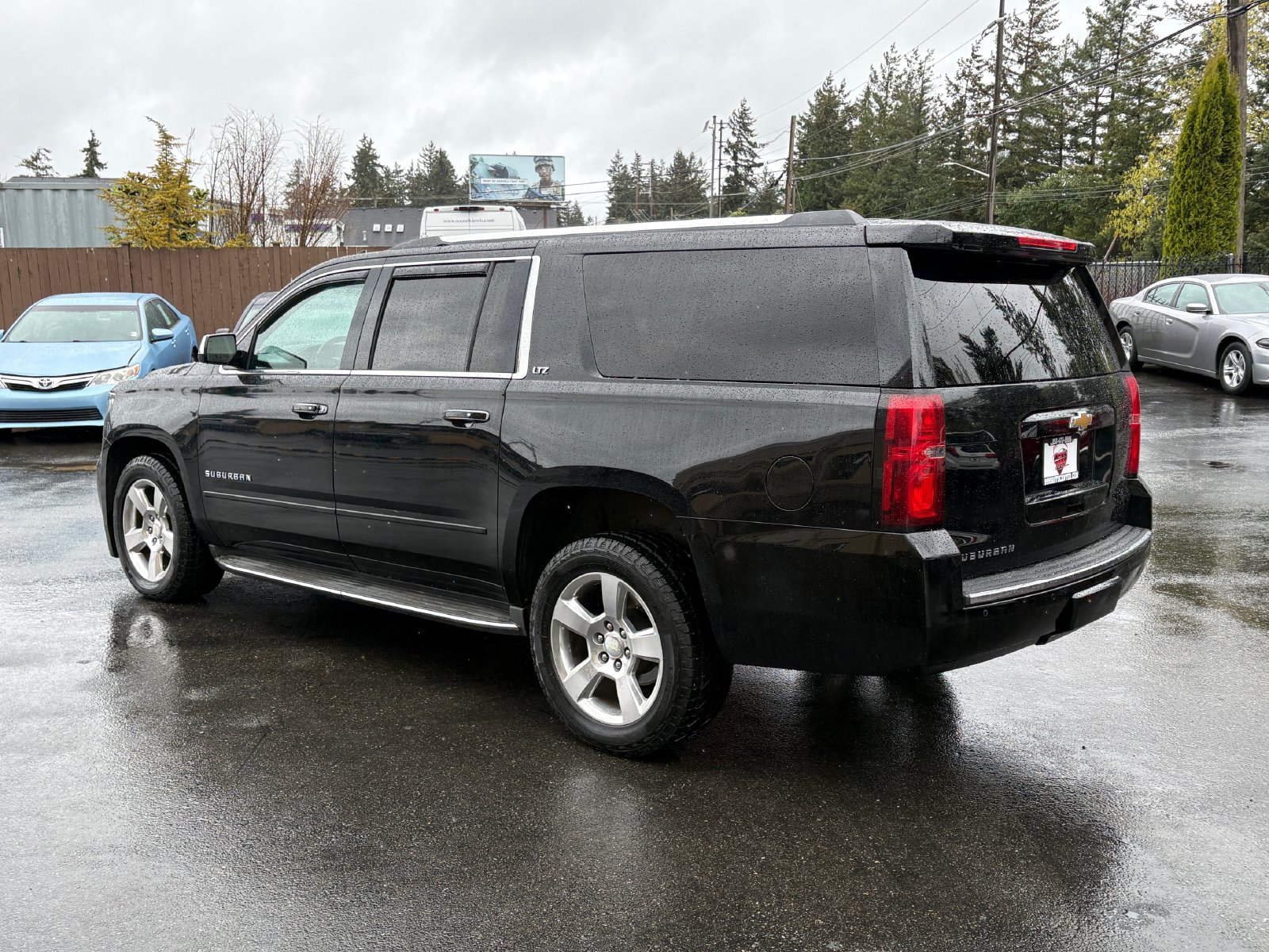 Used 2015 Chevrolet Suburban LTZ AWD/4WD image 5