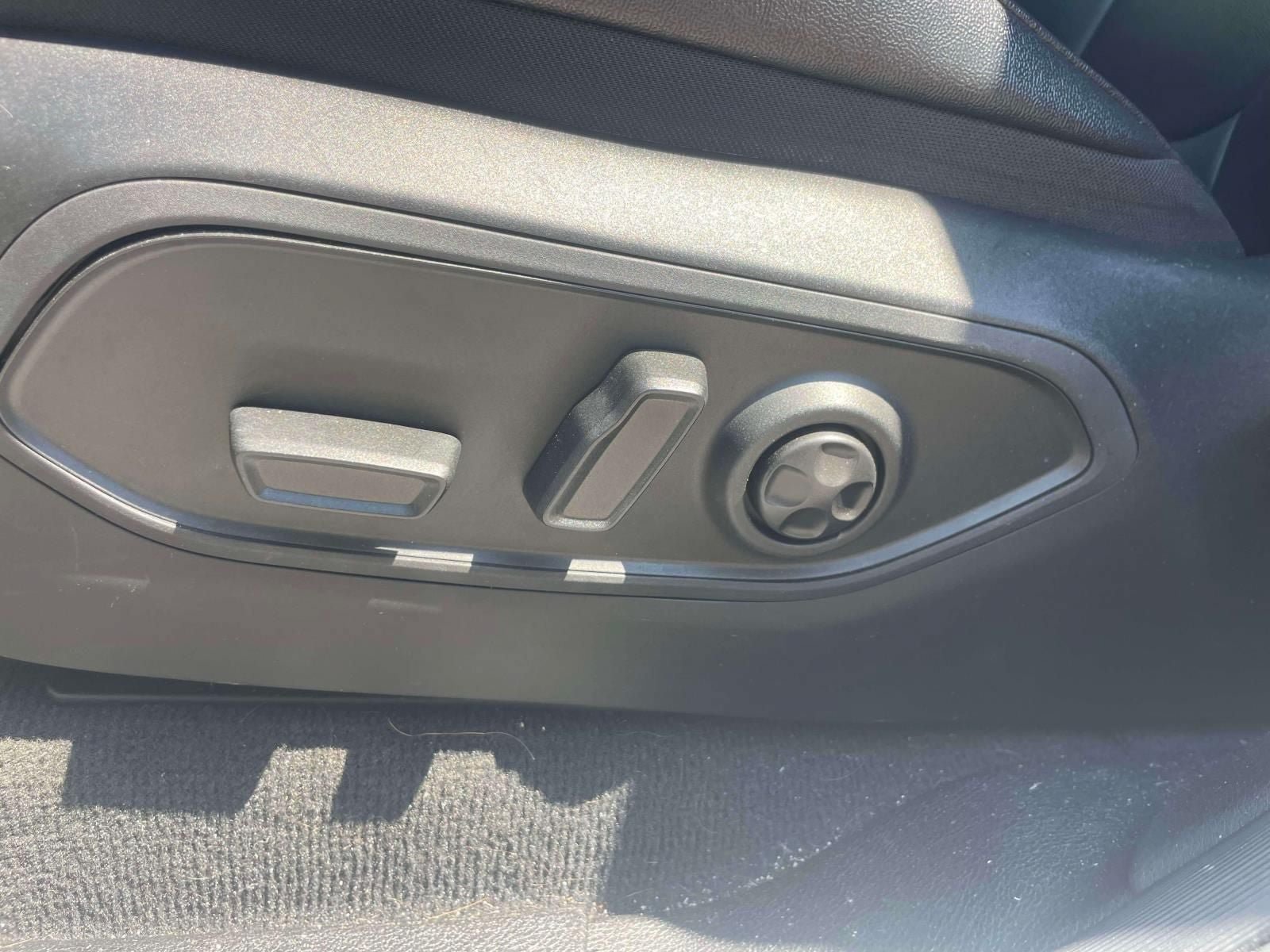 Used 2023 Jeep Grand Cherokee Limited AWD/4WD image 18