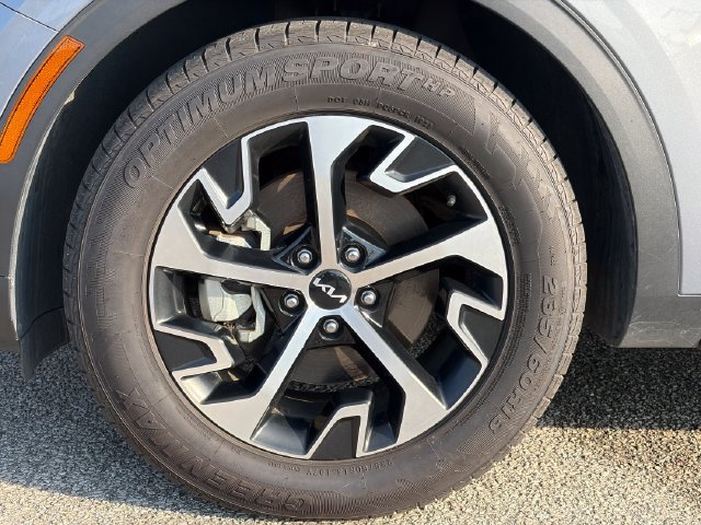 Certified 2024 Kia Sportage EX FWD image 2