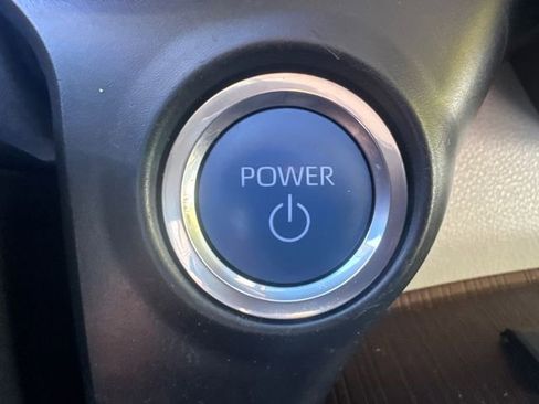 Used 2024 Toyota Sienna LE image 32