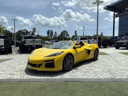 Used 2025 Chevrolet Corvette Z06 RWD image 2
