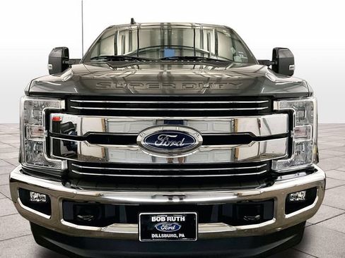 Used 2019 Ford F250 Lariat w/ Lariat Value Package AWD/4WD image 3