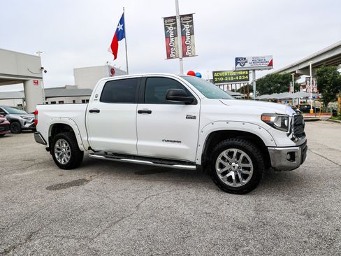 Used 2021 Toyota Tundra SR5 w/ SR5 Leather Package RWD image 6