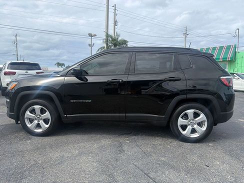 Used 2018 Jeep Compass Latitude w/ Popular Equipment Group FWD image 2