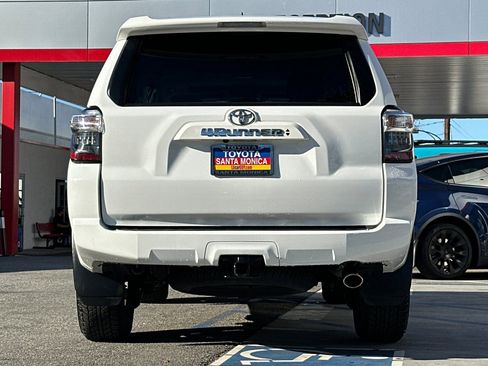 Used 2024 Toyota 4Runner SR5 Premium w/ Moonroof Package image 5