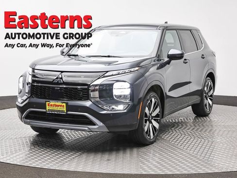 Used 2025 Mitsubishi Outlander SE AWD/4WD image 1