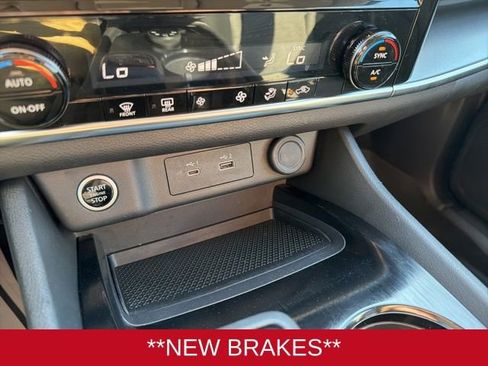 Used 2022 Nissan Rogue SV image 18