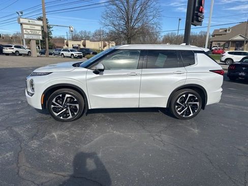 Used 2023 Mitsubishi Outlander SEL image 5